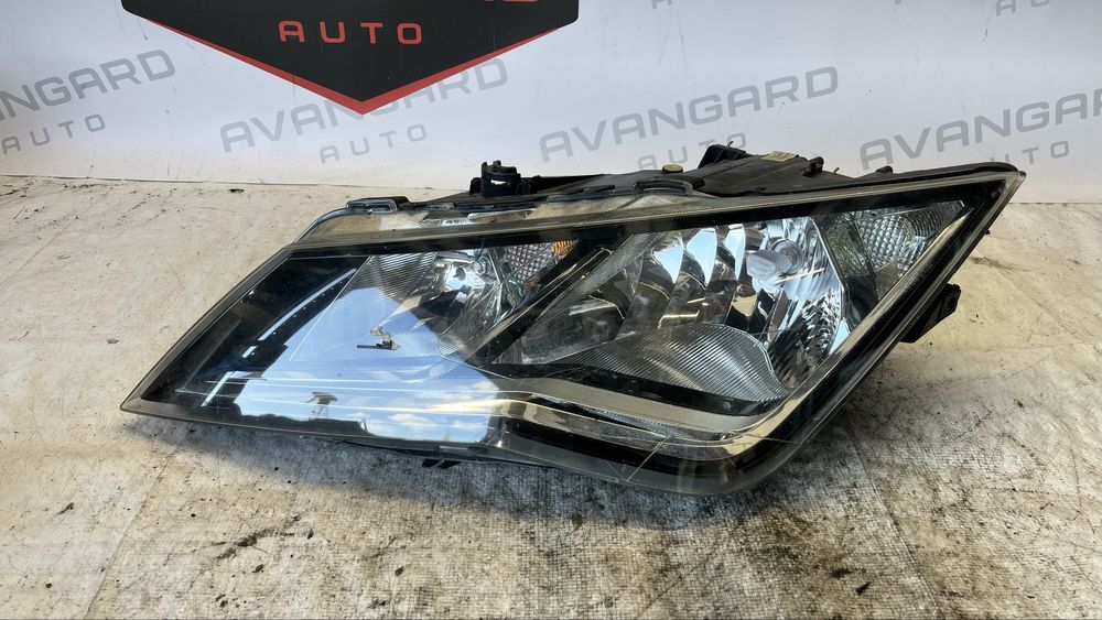 2 броя Ляв фар за Seat Leon