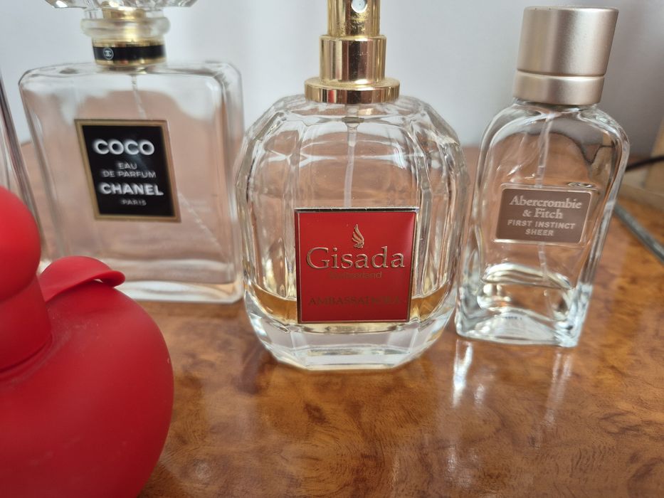 Sticle goale de parfum
