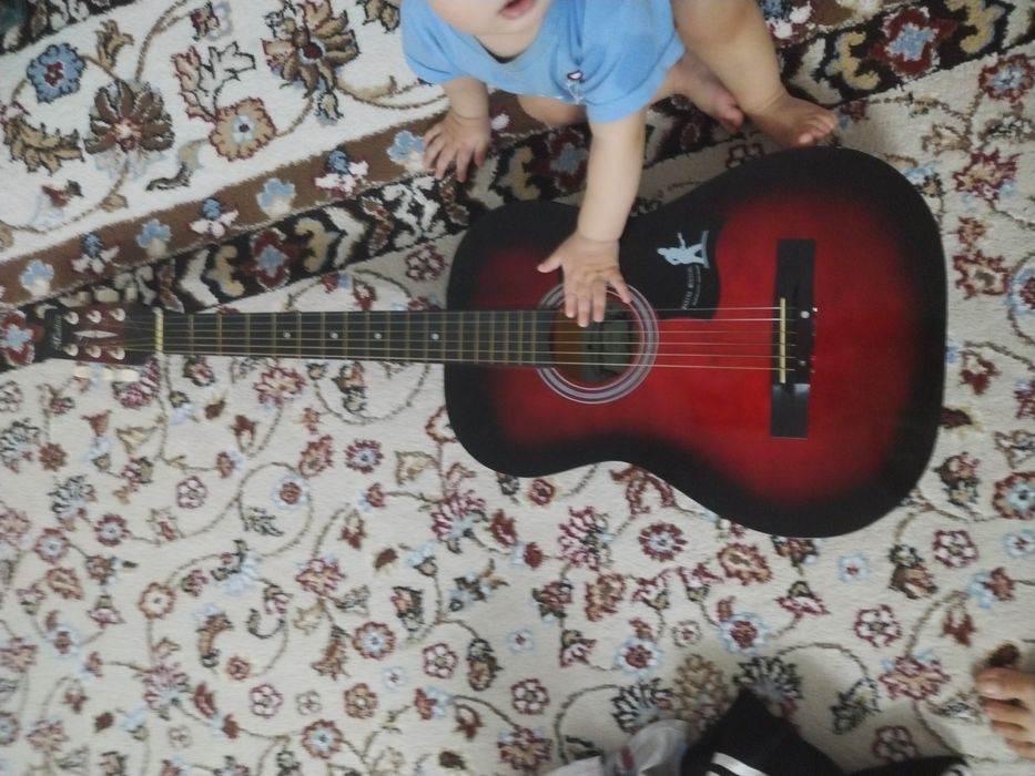 Продам хороший гитара