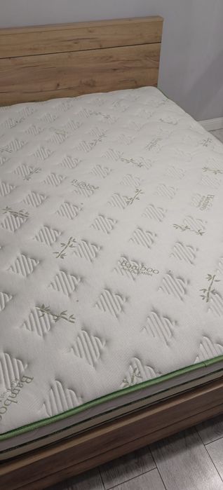 Кровать с матрос 140*200