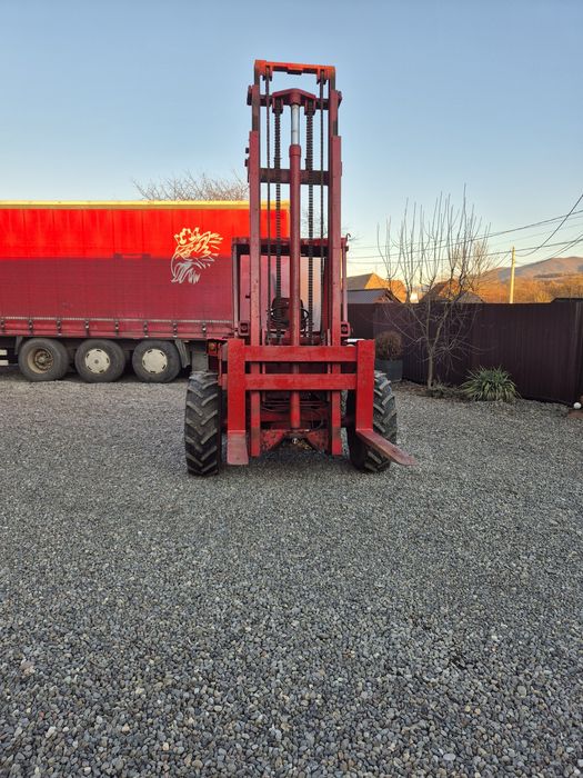 Stivuitor de teren accidentat Manitou 4x4