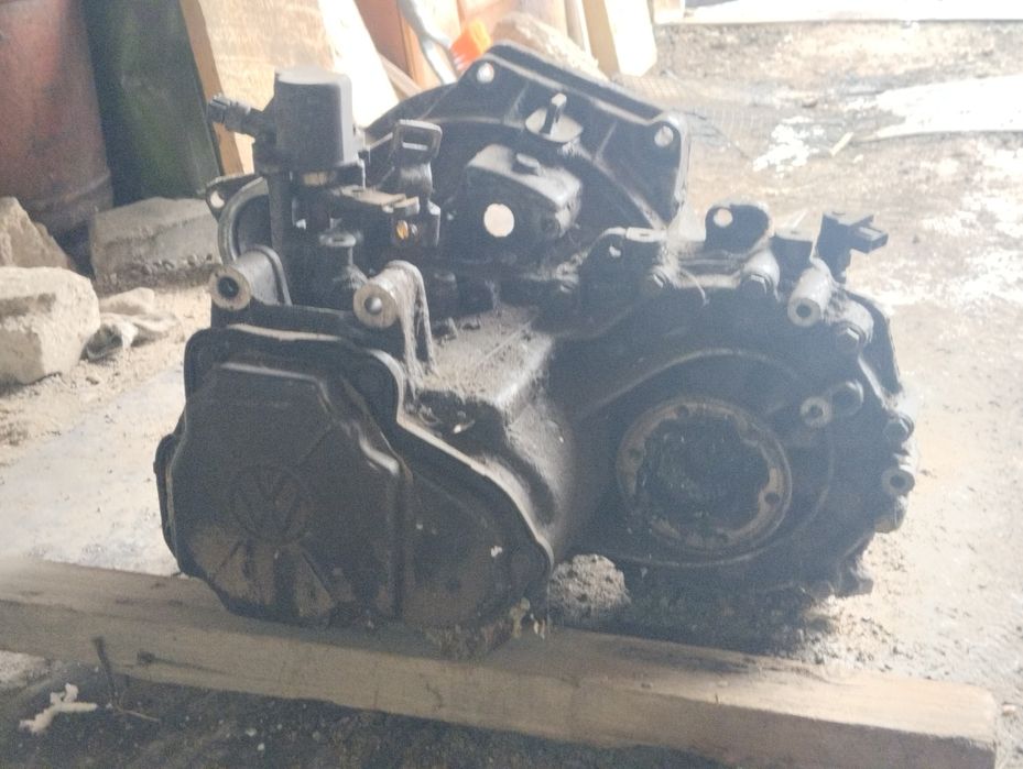 Продам Б/у КПП Пассат б3 на запчасти