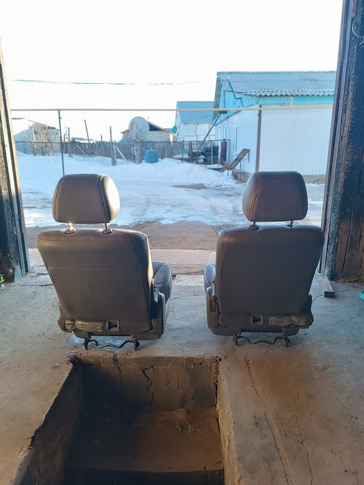 Сиденья от мазды мпв