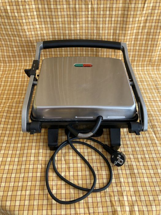 Grill electric. Grill inox