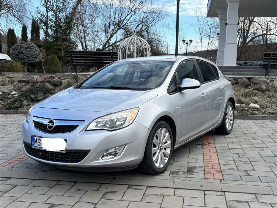 Opel Astra J