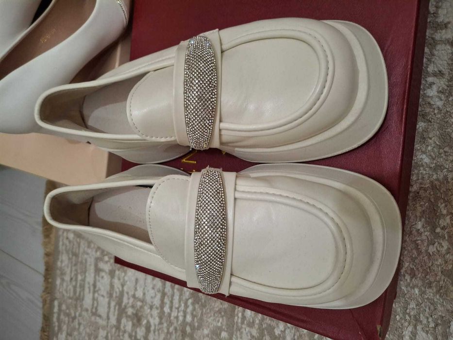 қыз баланың аяқ киімдер