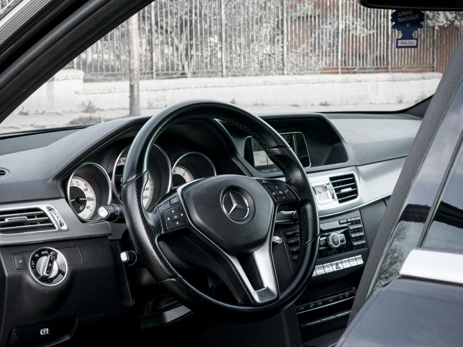 Mercedes-benz E220 7G-Tronic/LED/Шибедах