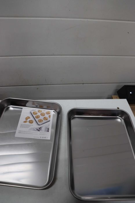 2 броя тави за печене  от неръждаема стомана