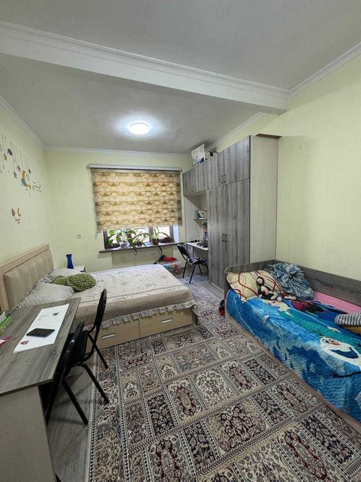 Продается 2-х комнатная в центре Чирчика