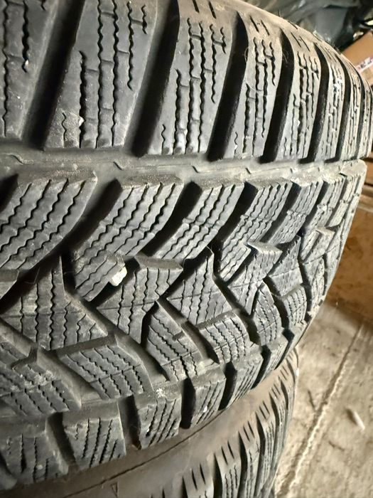 Cauciucuri iarna Dunlop 225/50 R17