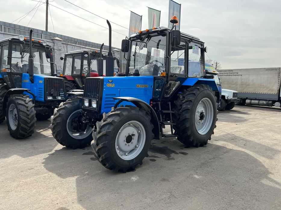Трактор 922.3 новый