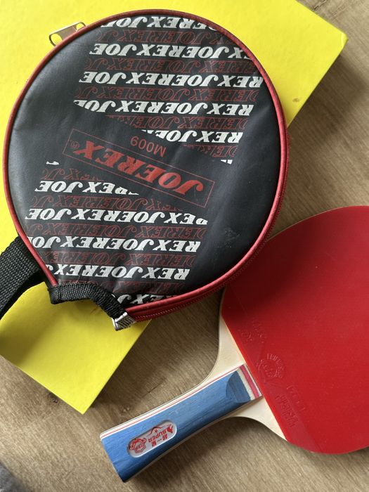 Продам теннисную ракетку