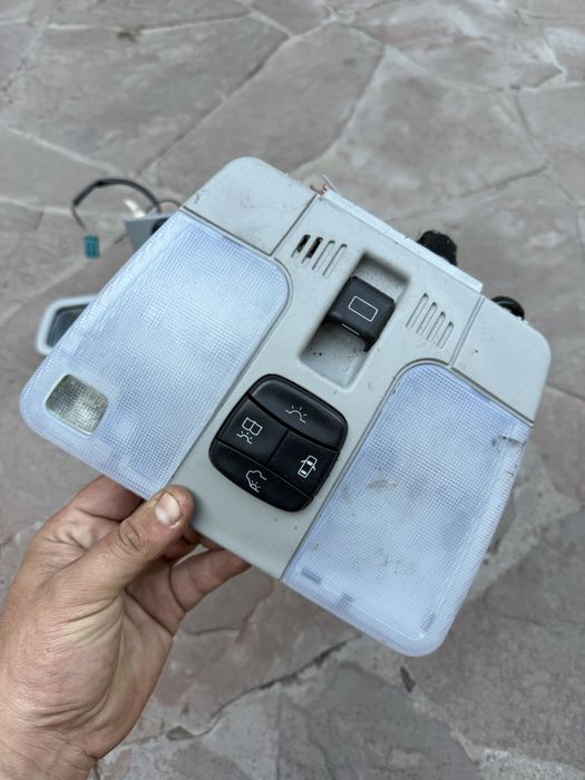 Плафон и зеркало на Mersedes w210