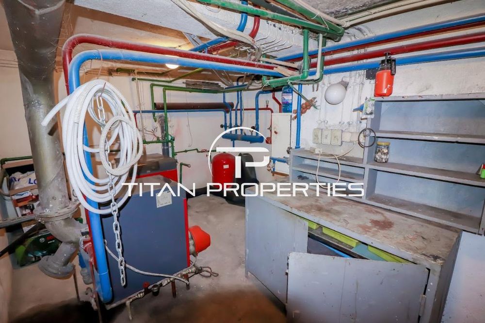 Дава се под наем Къща в с. Приселци, Област Варна - 550 кв.м за 450 € - Снимка #10