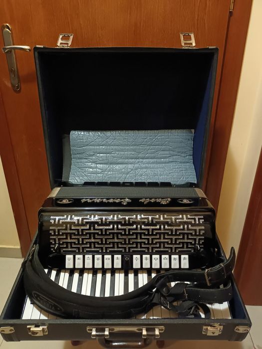 Акордеон Paolo Soprani Professionale IV 120 bass