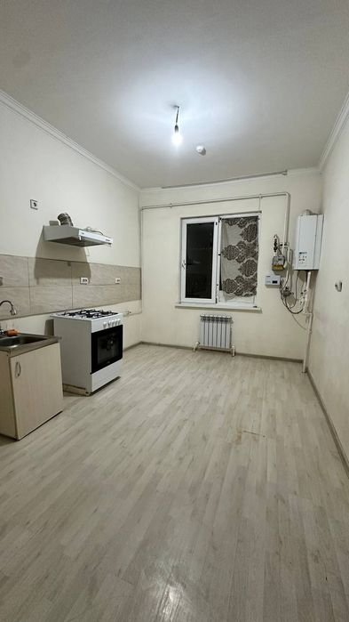 Срочно 2 хонали уй сотилади чкалов метро олдида