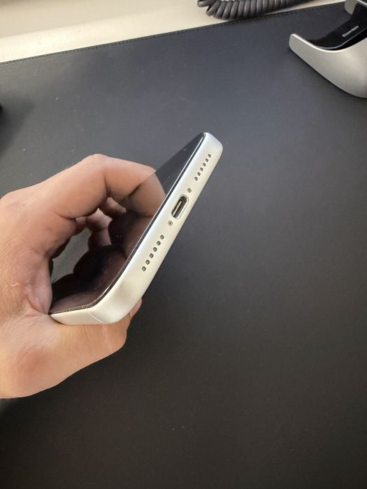 Продам свой Iphone 17 pro max silver