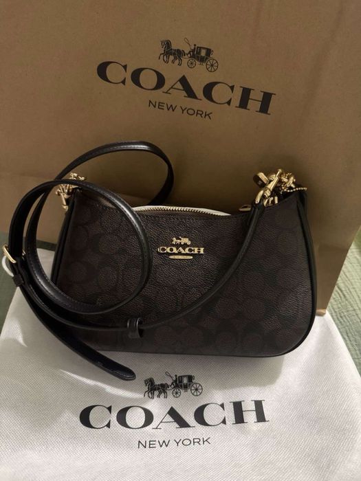 Чанта Coach Teri Shouder Bag в Signature Canvas ( gold/walnut/black)
