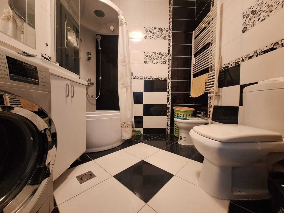Închiriez apartament Ared Uta R 10