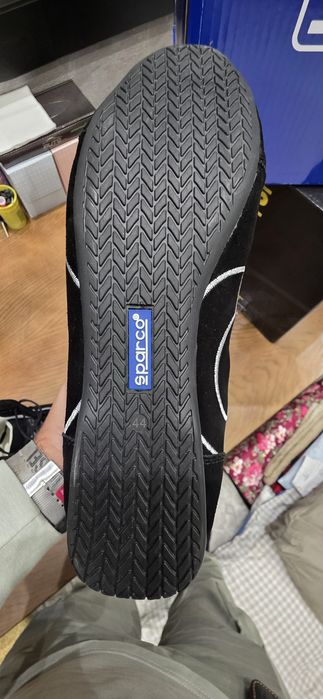 Продаётся Sparco экипировка