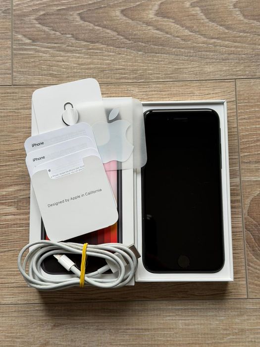 Iphone SE 3, 2022, bat.99% - negru