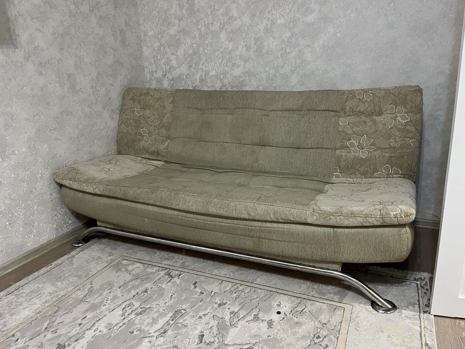 Отдаю диван даром