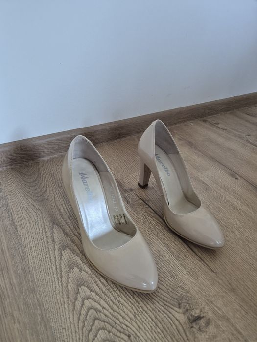 Pantofi eleganti