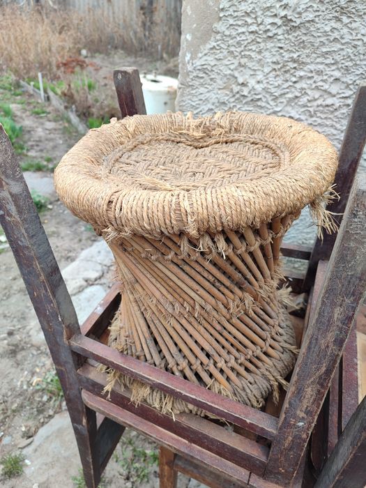 Стулья , соломенный табурет