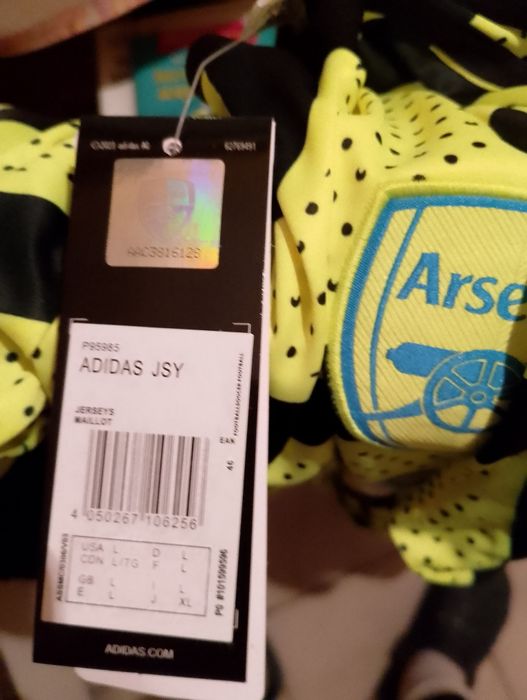 Футболна фланелка на Арсенал