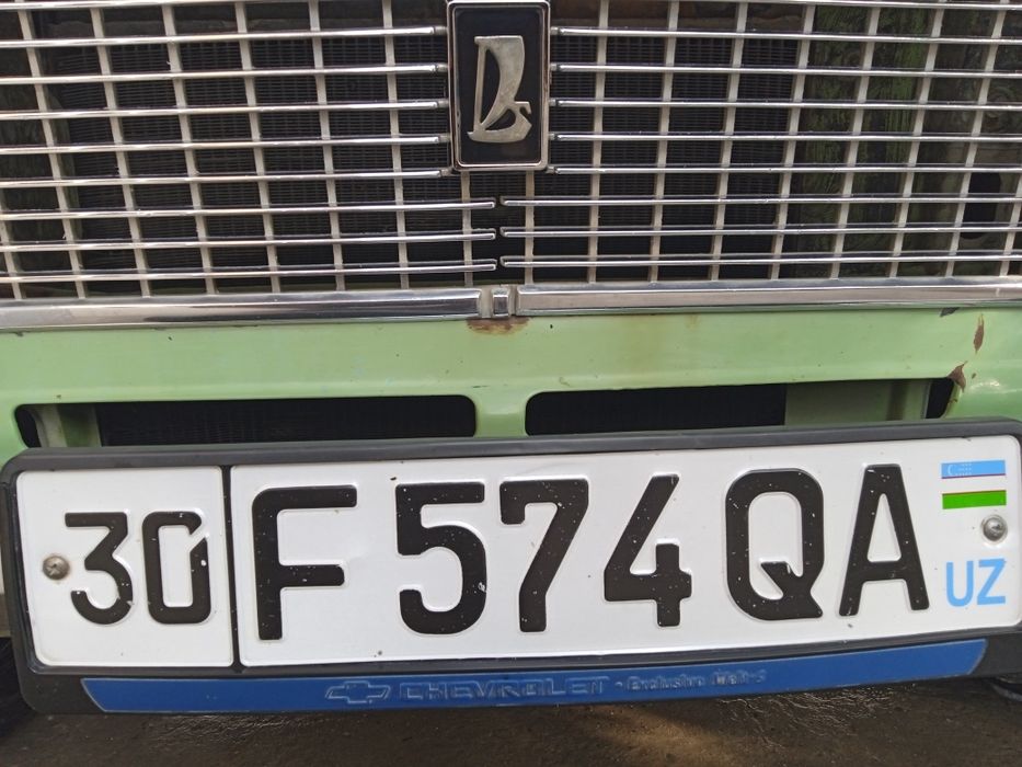 Vaz 2103 sotiladi dvigatel zoʻr ideal holatda