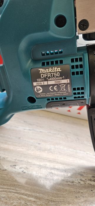 Makita Автоматичен Винтоверт DFR750