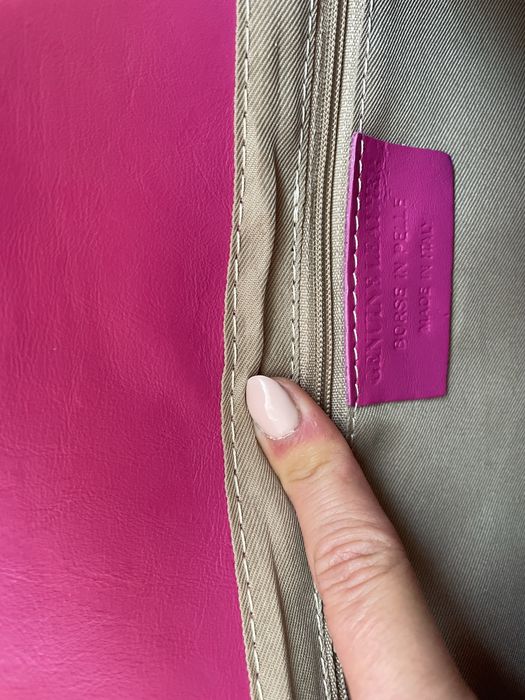 Направи подарък с чанта от естествена кожа 90 лева