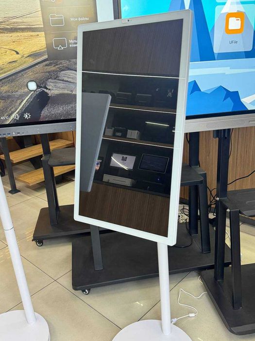 портативный монитор на ножках