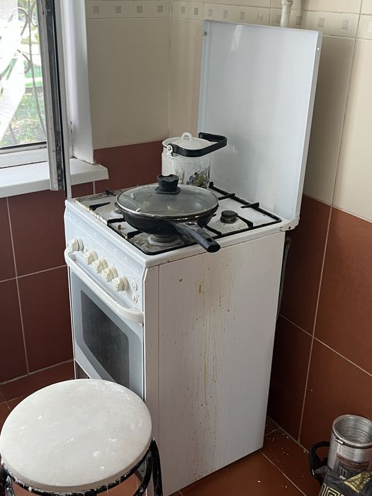 продам газовую плиту