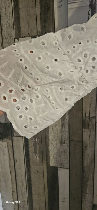 Дантелена рокля .