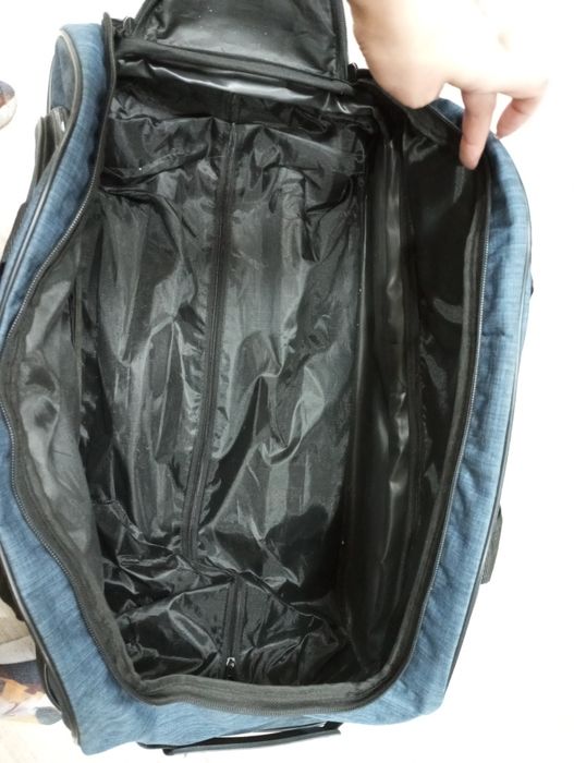 Сумка дорожная унисекс.