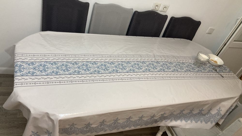 Стол и стулья 12 штук