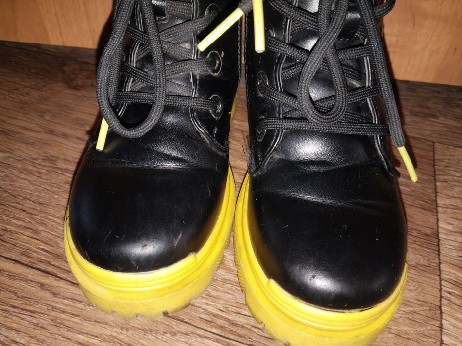 Продам детские весенние ботиночки!