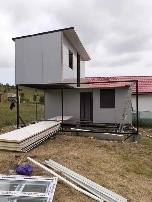 Case pe structura metalica