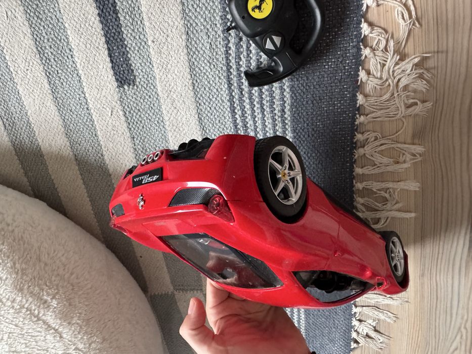 Ferrari с достанционно детска кола