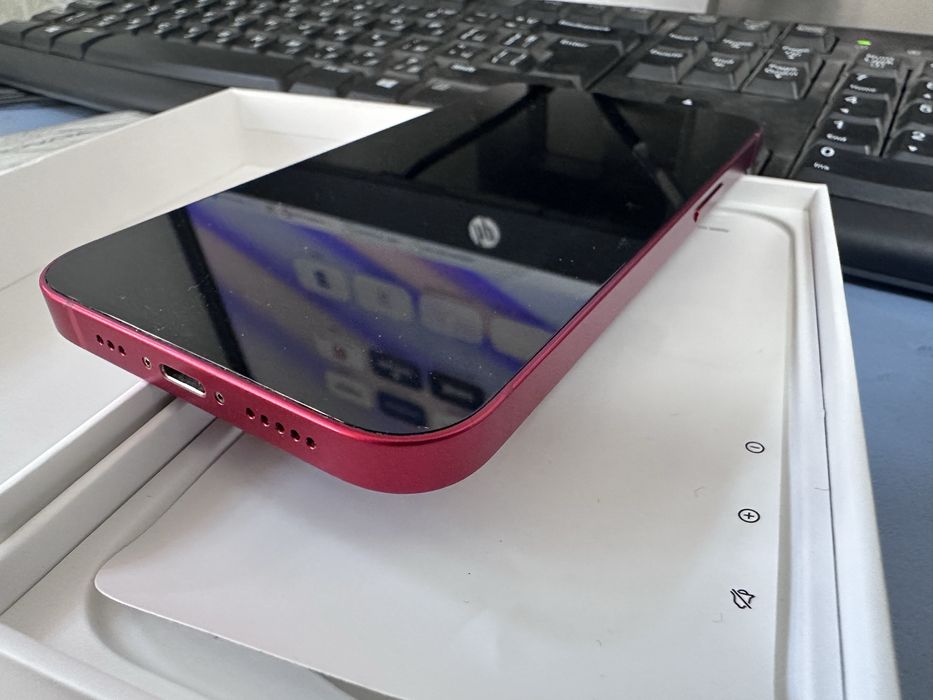 Iphone 13 red 100% батерия 128gb
