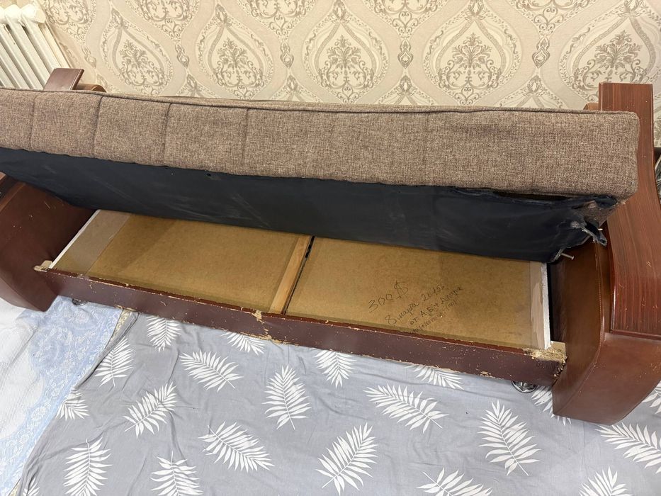 Раскладной диван б/у