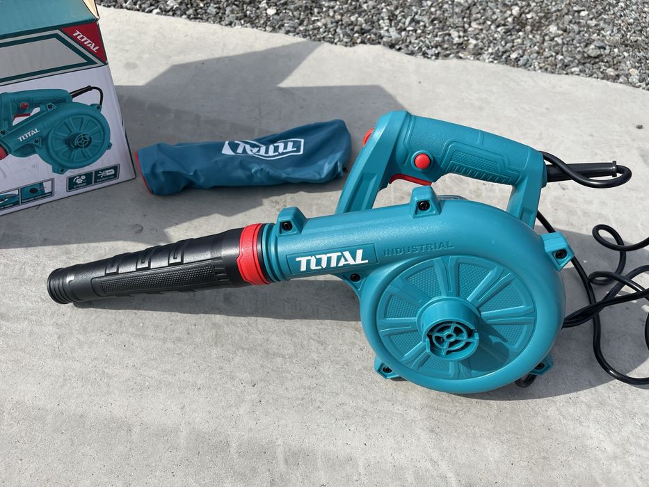 Suflanta aer puternica pentru suflat filtre /frunze /praf Total