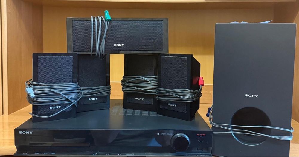 Продам домашний кинотеатр SONY.