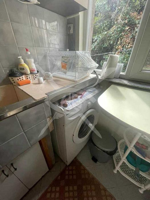 Дава се под наем Етаж от къща в Варна, Общината - 25 кв.м за 225 € - Снимка #1