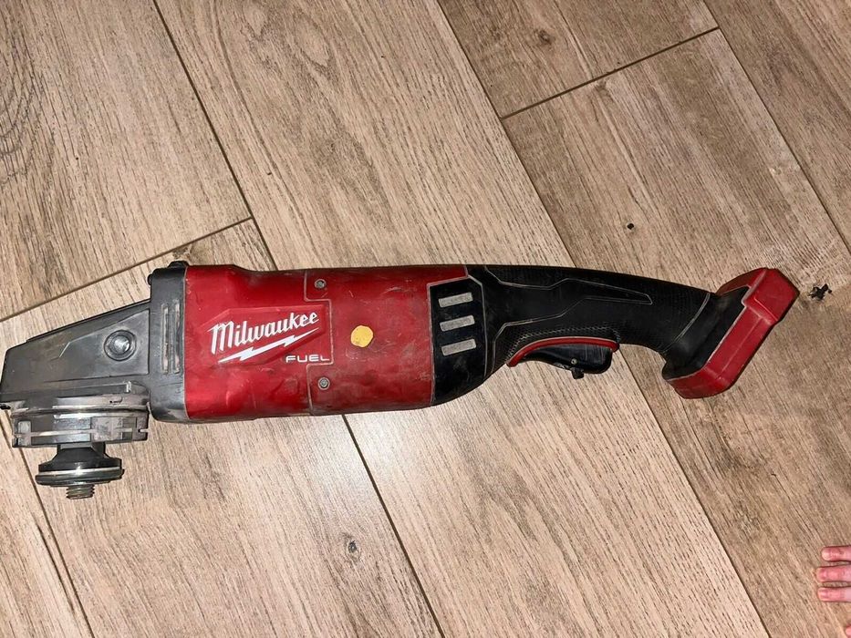 Milwaukee Ъглошлайф M18FLAG230PDB-121C - голямо жигули