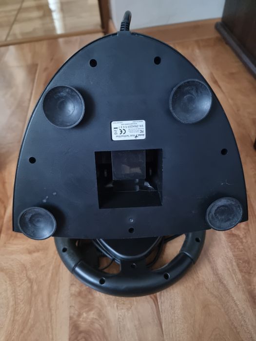 Vând Volan pentru PlayStation 2 și PlayStation 3