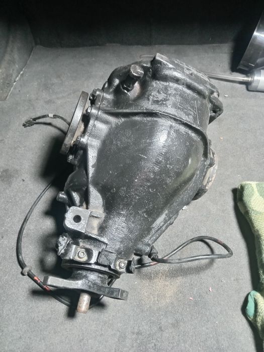 Редуктор мерседес 124