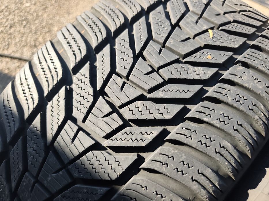 235/40/19" 4бр Hankook winter i sept evo3,dot3022,6mm