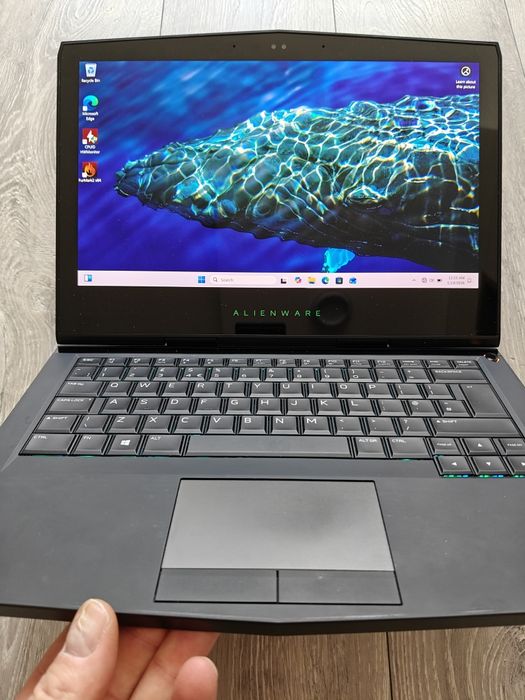 Alienware 13 R3 I7-7700HQ/ GTX 1060 / 256GB SSD /  16GB